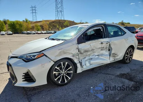 2017 Toyota Corolla L z USA, uszkodzony, nr VIN 5YFBURHE2HP595386